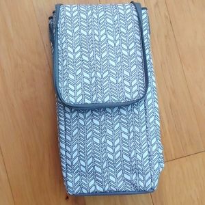 NIB Thirty One small thermal tote in chevron grey